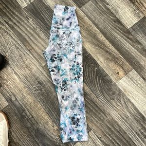 Lululemon legging- like new!!